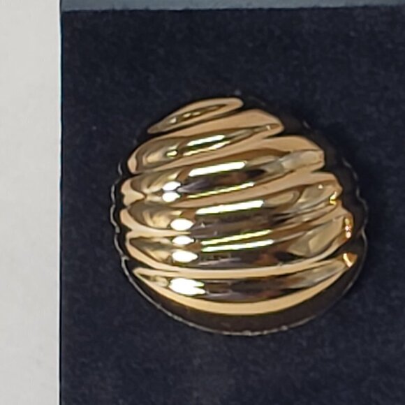 Polished Rose Gold Twist Stud Earrings – 0.7-Inch Dainty Modern Women's Jewelry - Picture 4 of 7